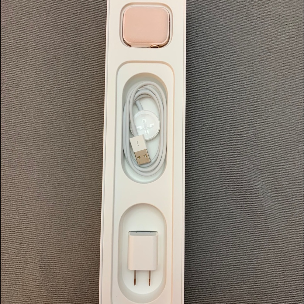 Apple Watch - Picture 2 of 7